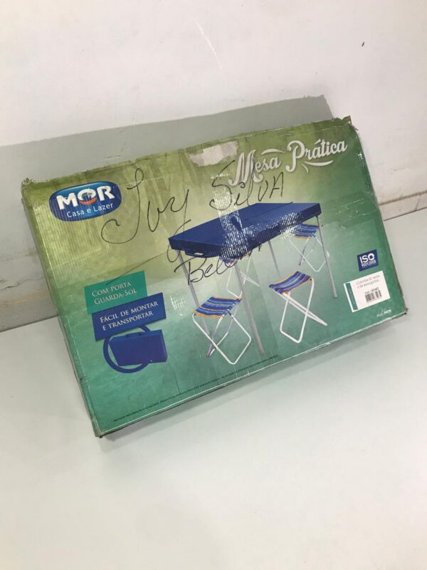 MESA CAMPING COM 4 BANQUETAS - 26 Mesa de Camping com 4 Banquetas e Maleta