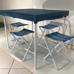 Mesa de Camping com 4 Banquetas e Maleta