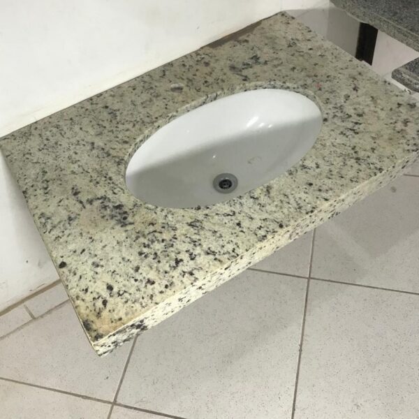 Bancadas Granito Fortaleza Lavatorio 1b3 Bancada em Granito Fortaleza para Lavatório com Cuba e Válvula