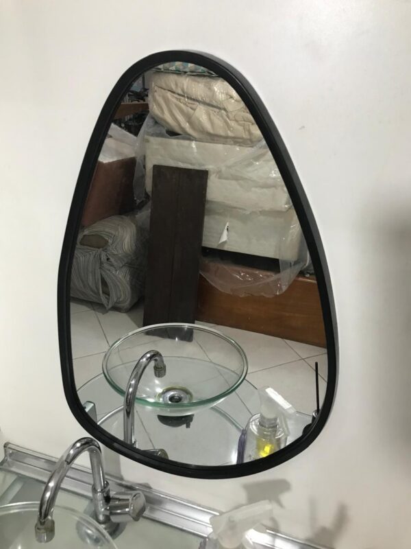 11- Espelho Orgânico Decorativo com Moldura Preta 60x40