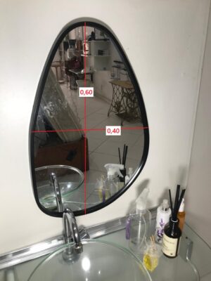 5- Espelho Orgânico Decorativo com Moldura Preta 60x40